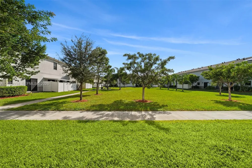 757 SW 11th St Florida City, FL 33034