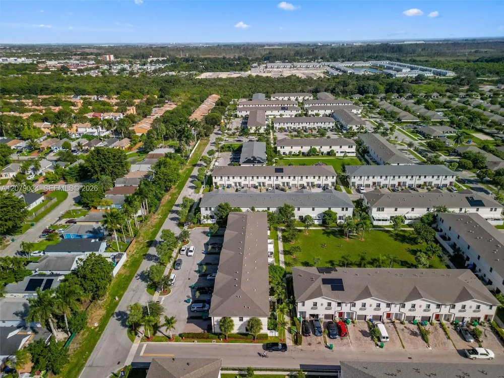 757 SW 11th St Florida City, FL 33034