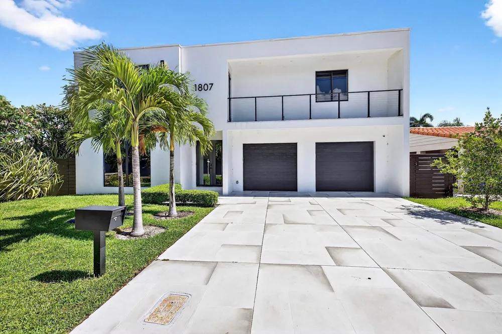 1807 NE 18TH STREET Fort Lauderdale, FL 33305