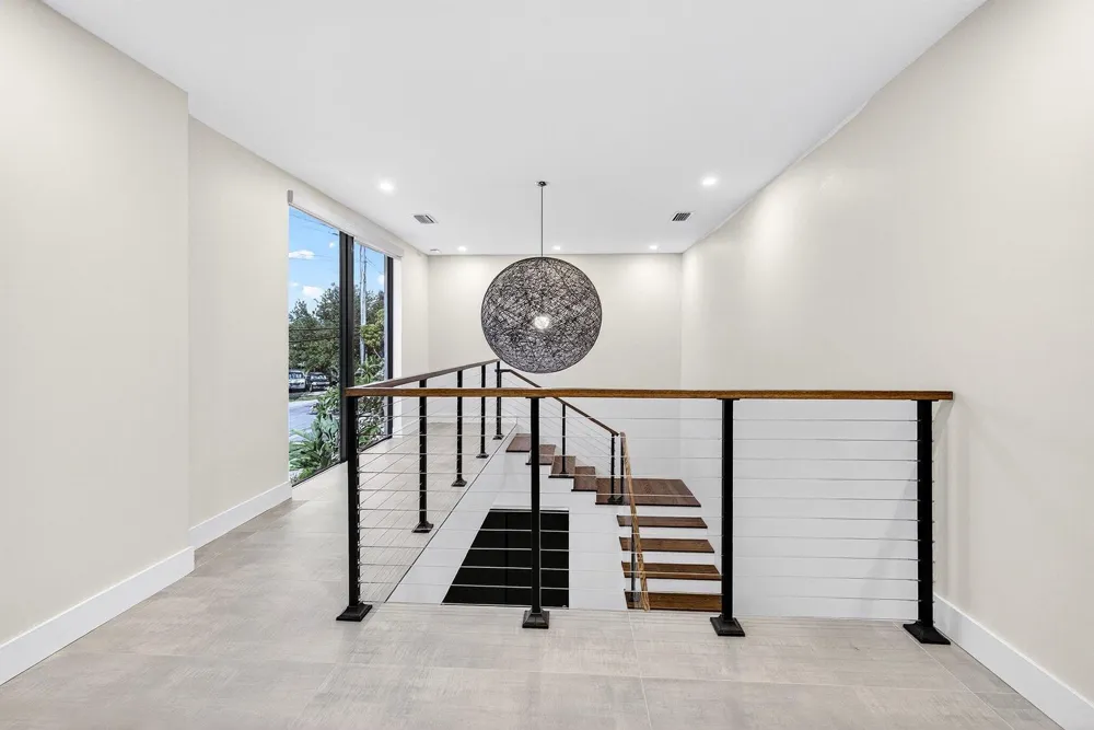 1807 NE 18TH STREET Fort Lauderdale, FL 33305