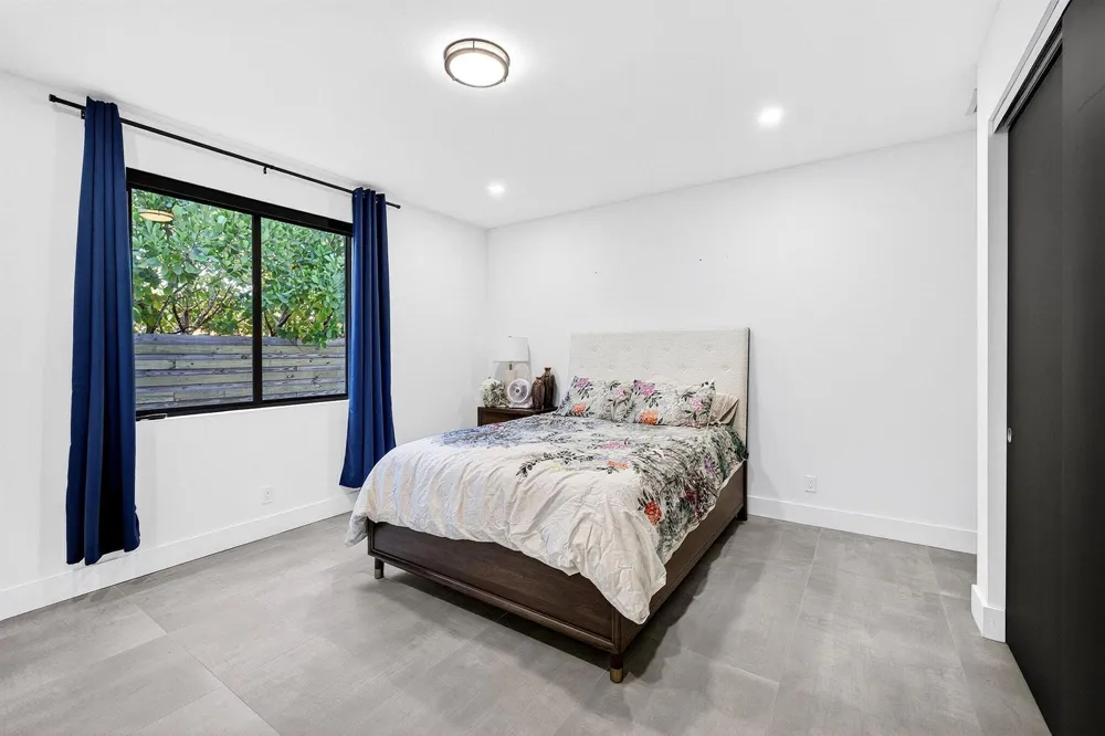 1807 NE 18TH STREET Fort Lauderdale, FL 33305