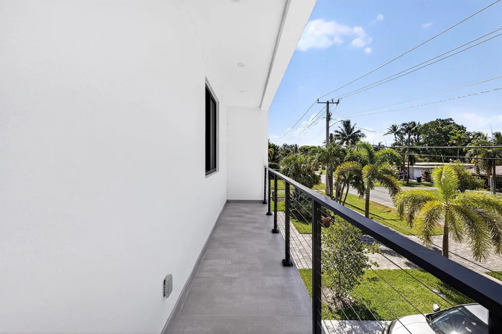 1807 NE 18TH STREET Fort Lauderdale, FL 33305
