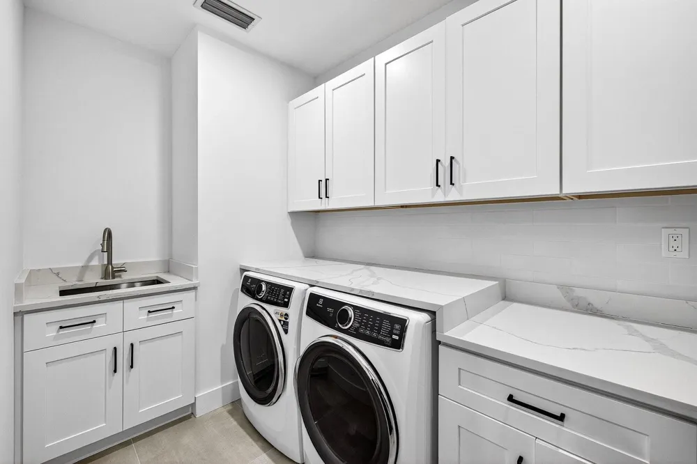 1807 NE 18TH STREET Fort Lauderdale, FL 33305