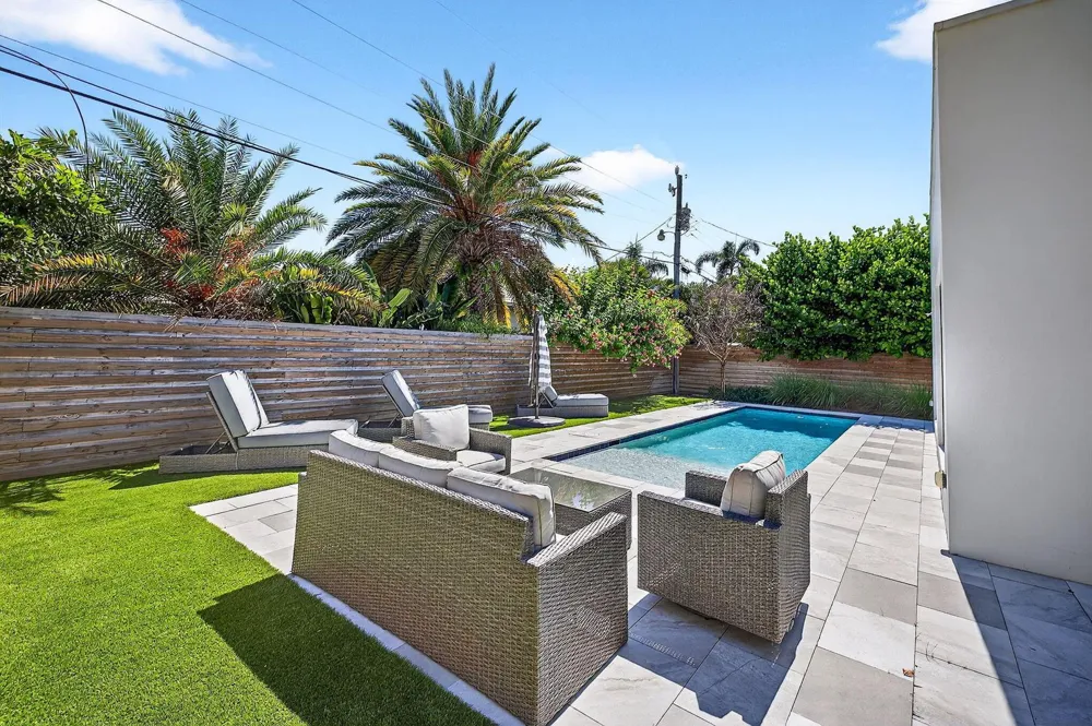 1807 NE 18TH STREET Fort Lauderdale, FL 33305