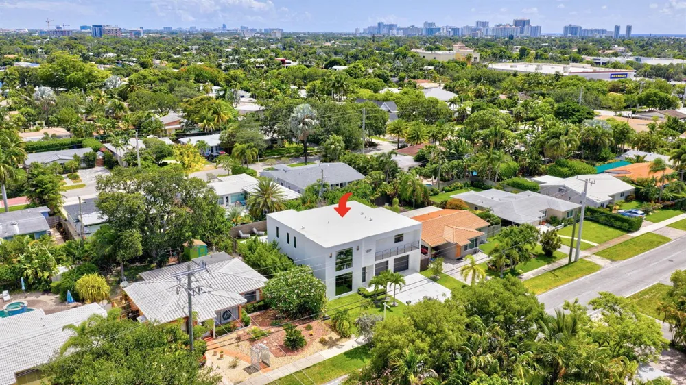 1807 NE 18TH STREET Fort Lauderdale, FL 33305