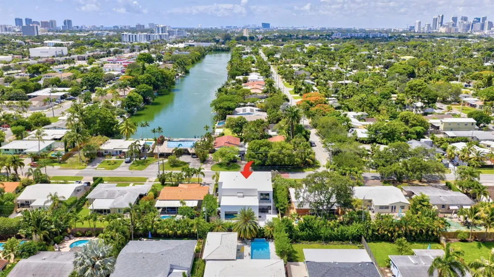 1807 NE 18TH STREET Fort Lauderdale, FL 33305