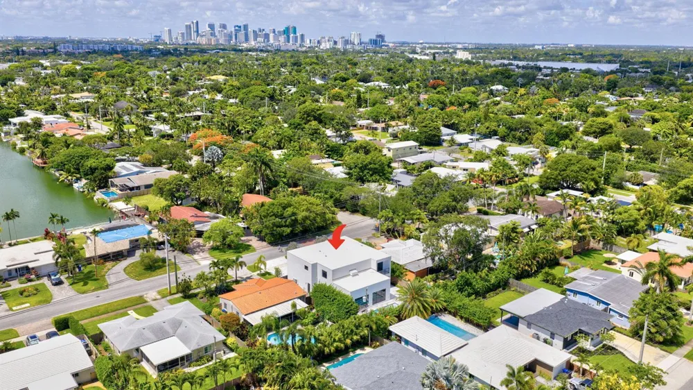 1807 NE 18TH STREET Fort Lauderdale, FL 33305