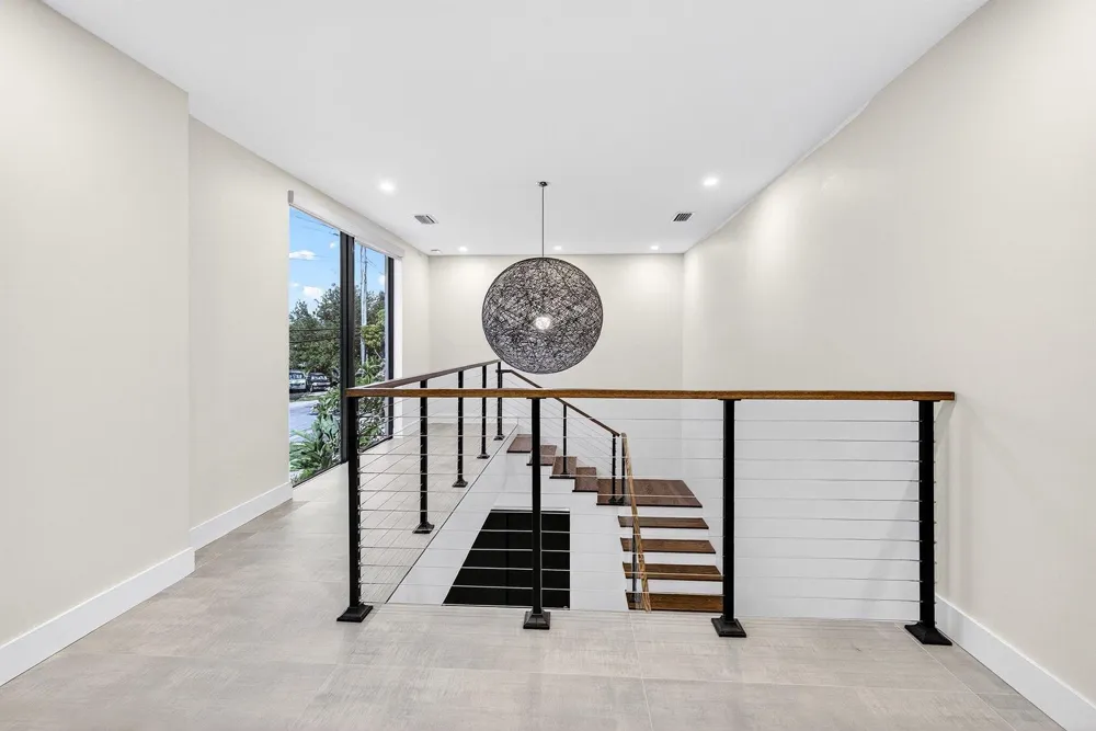 1807 NE 18TH STREET Fort Lauderdale, FL 33305
