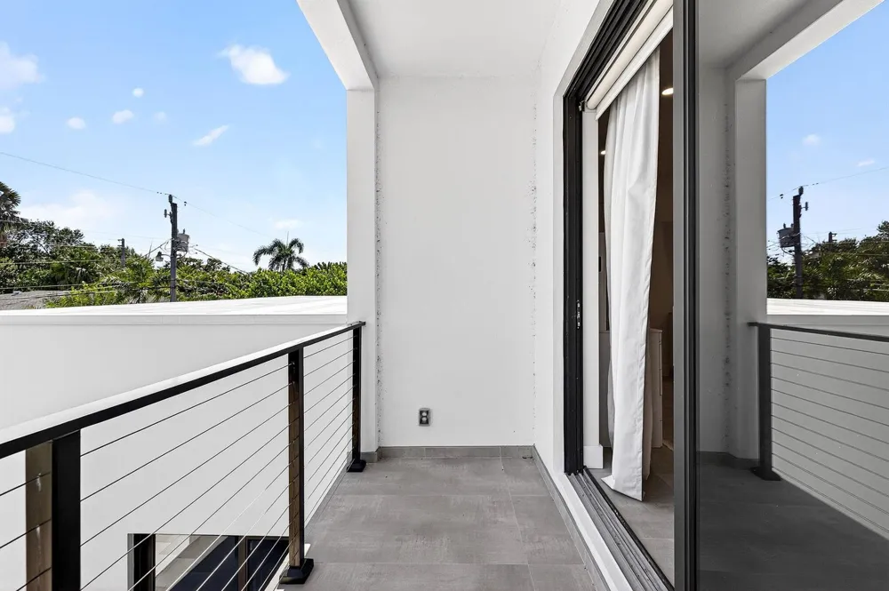 1807 NE 18TH STREET Fort Lauderdale, FL 33305