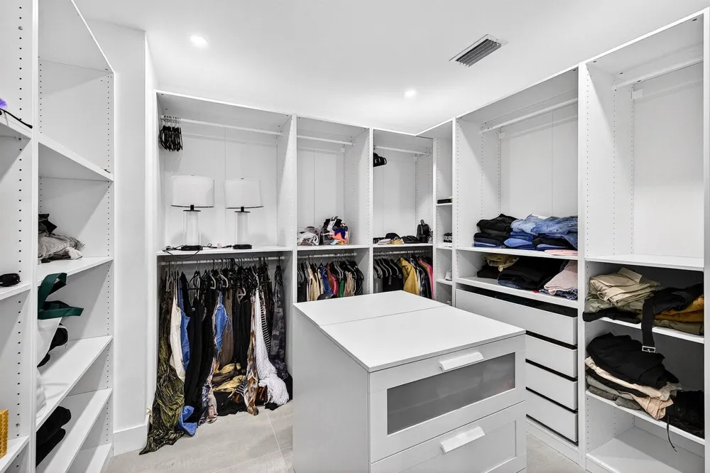 1807 NE 18TH STREET Fort Lauderdale, FL 33305