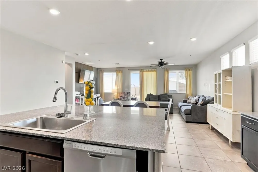 2128 Del Aqua Avenue Henderson, NV 89002