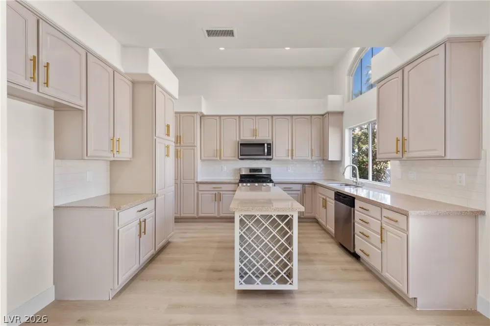 1700 Double Arrow Place Las Vegas, NV 89128