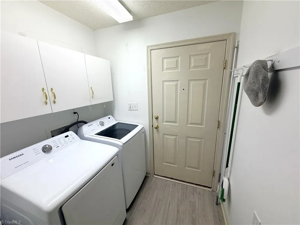 313 Quarterpath Lane Jamestown, NC 27282