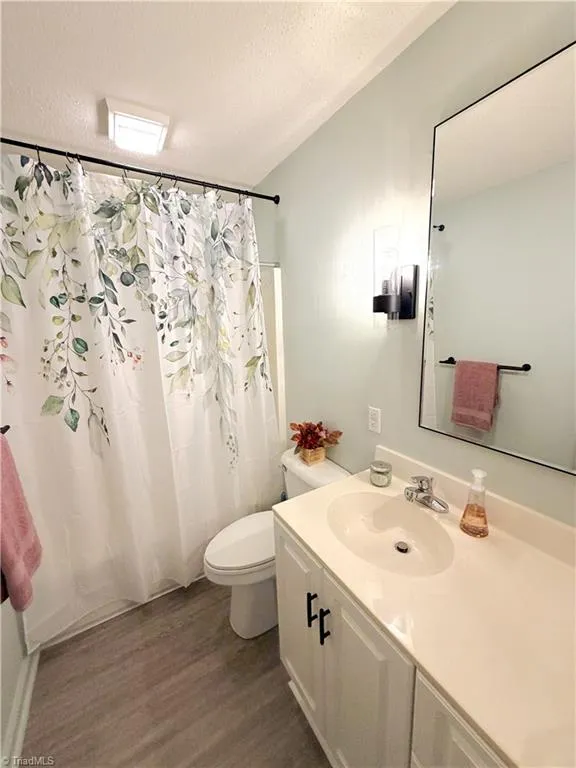 313 Quarterpath Lane Jamestown, NC 27282