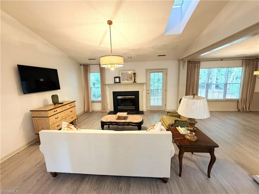 313 Quarterpath Lane Jamestown, NC 27282