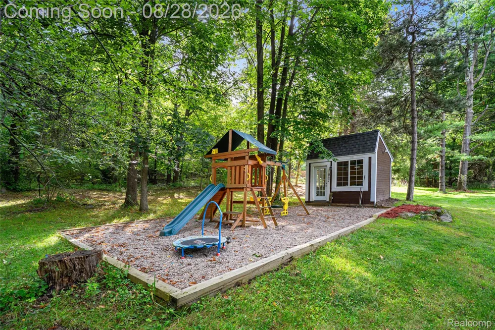 11060 Clark Road Springfield Charter Township, MI 48350