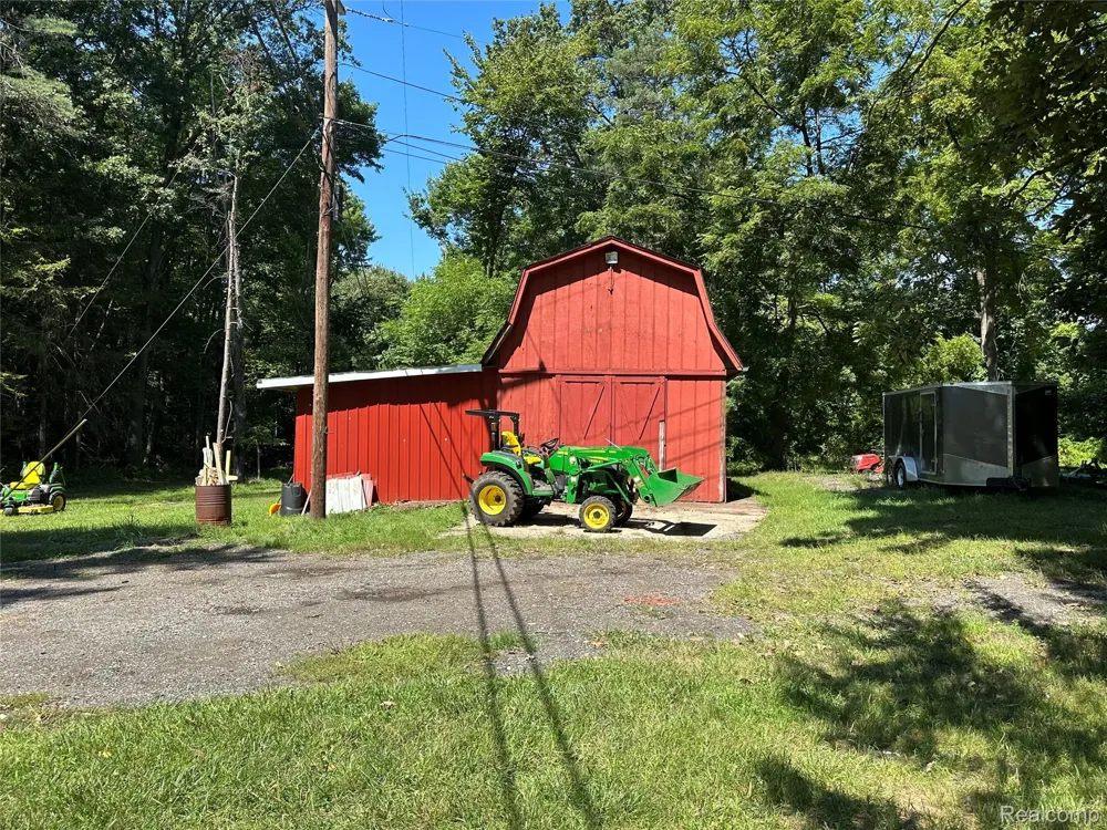 11060 Clark Road Springfield Charter Township, MI 48350