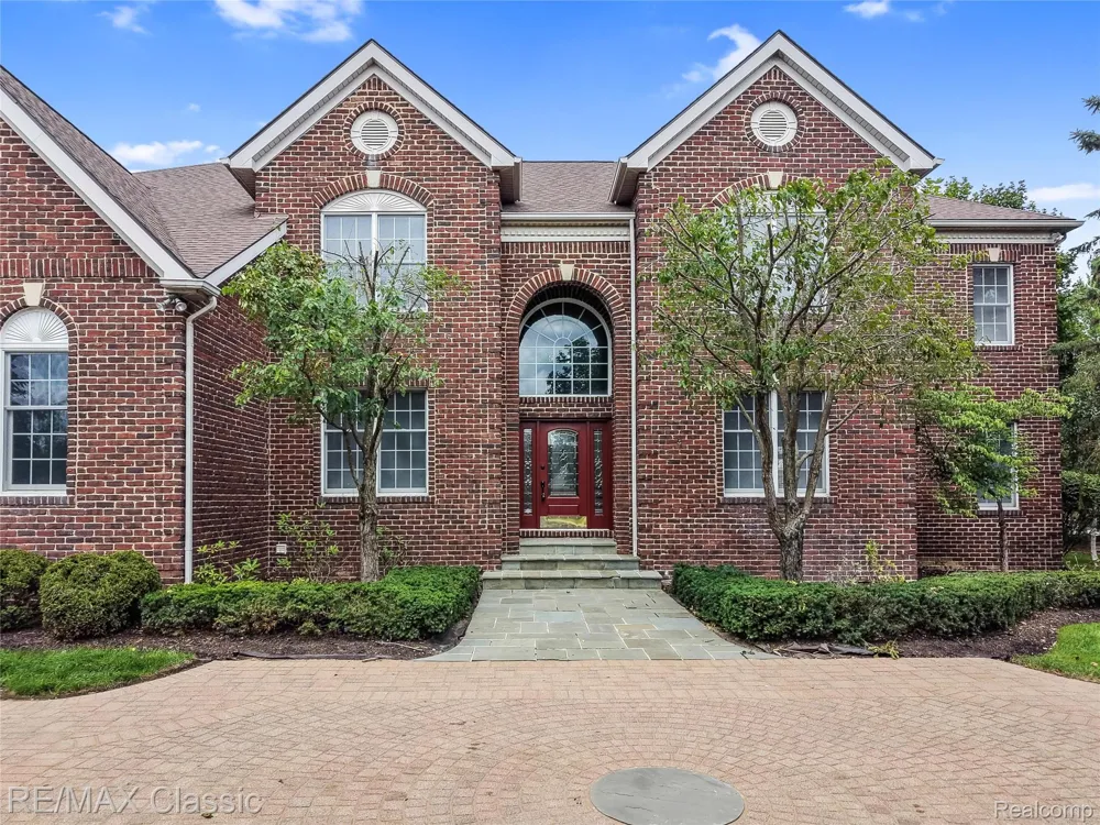 49899 Leyland Circle Novi City, MI 48374