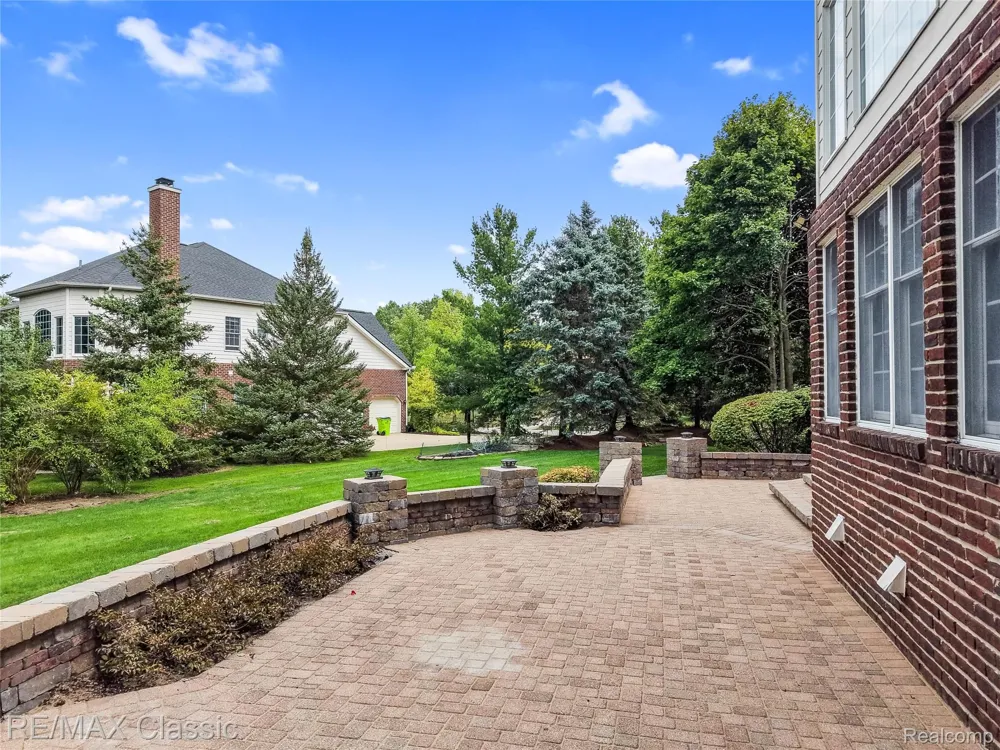 49899 Leyland Circle Novi City, MI 48374