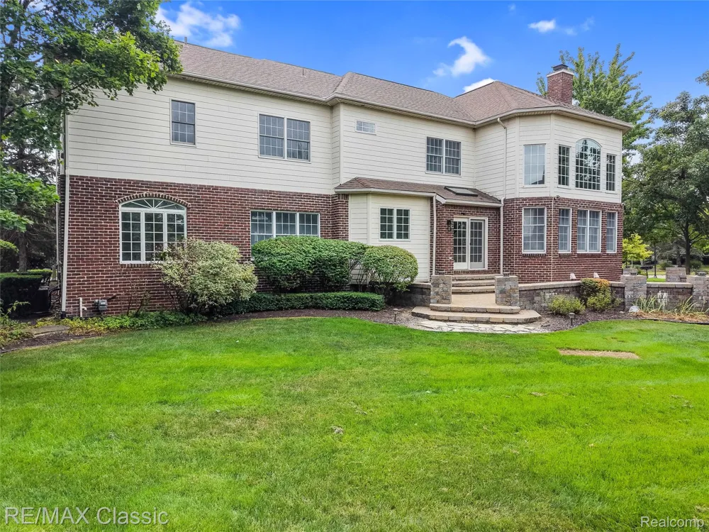 49899 Leyland Circle Novi City, MI 48374