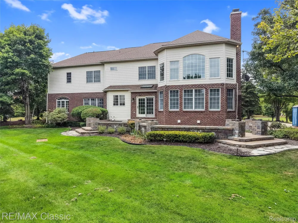 49899 Leyland Circle Novi City, MI 48374