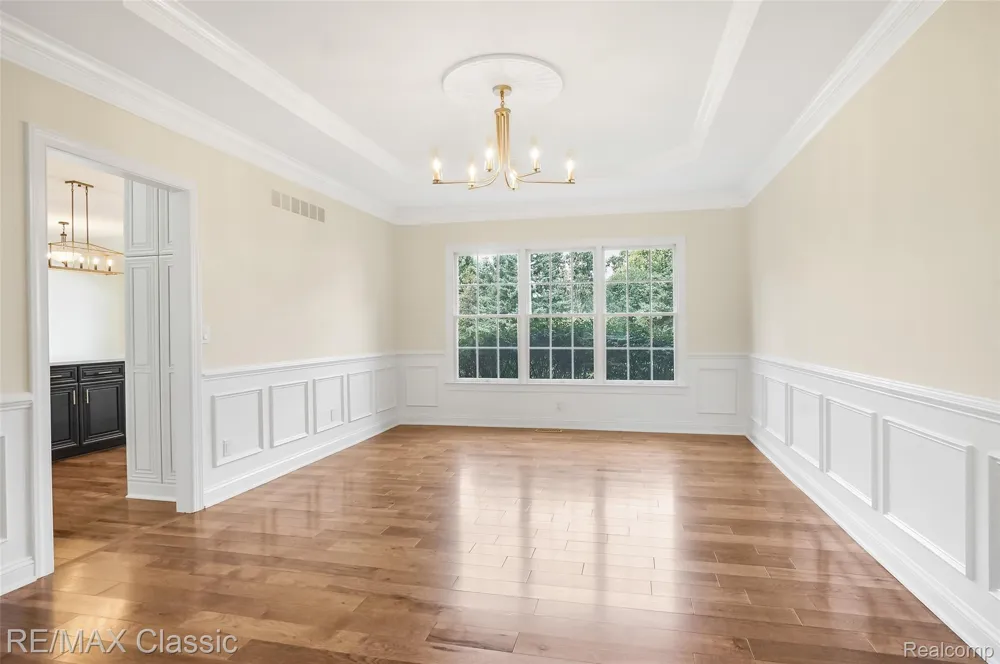 49899 Leyland Circle Novi City, MI 48374
