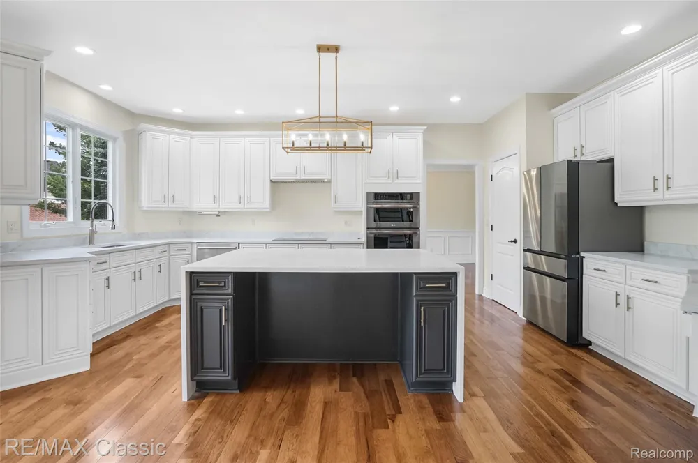 49899 Leyland Circle Novi City, MI 48374