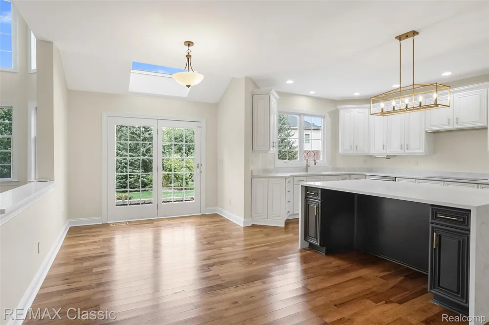 49899 Leyland Circle Novi City, MI 48374