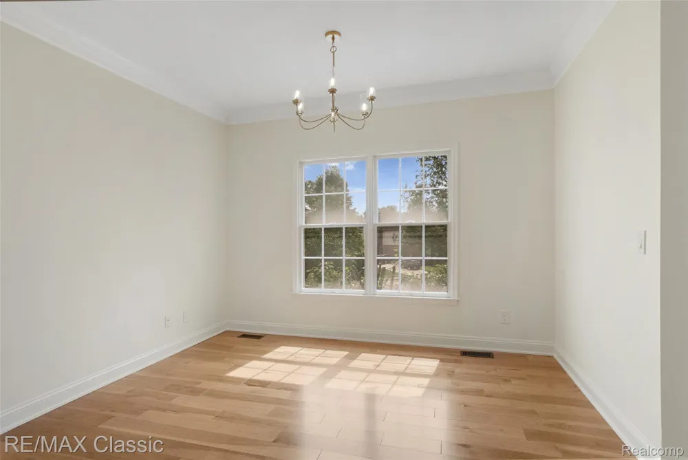 49899 Leyland Circle Novi City, MI 48374