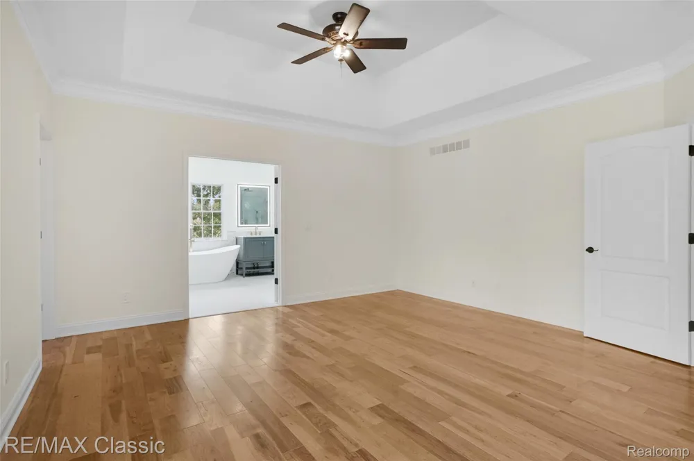 49899 Leyland Circle Novi City, MI 48374