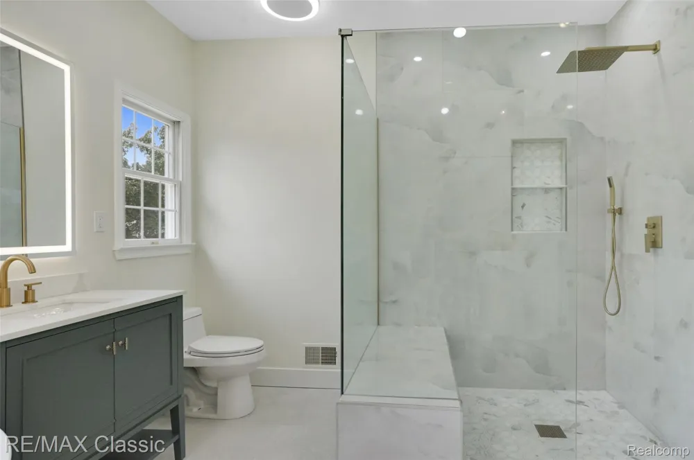49899 Leyland Circle Novi City, MI 48374