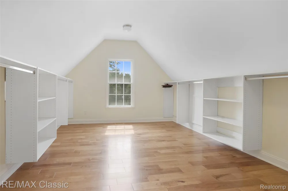 49899 Leyland Circle Novi City, MI 48374