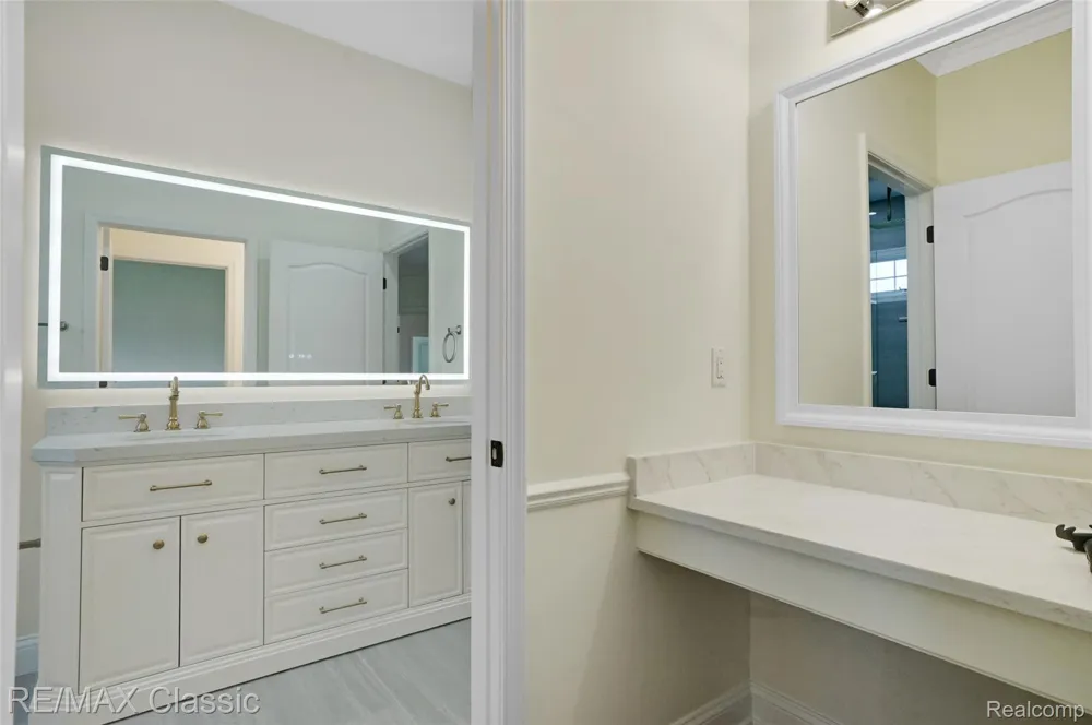 49899 Leyland Circle Novi City, MI 48374