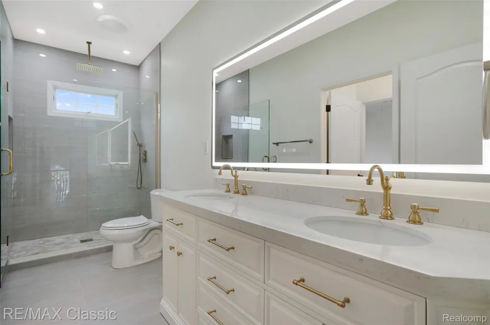 49899 Leyland Circle Novi City, MI 48374