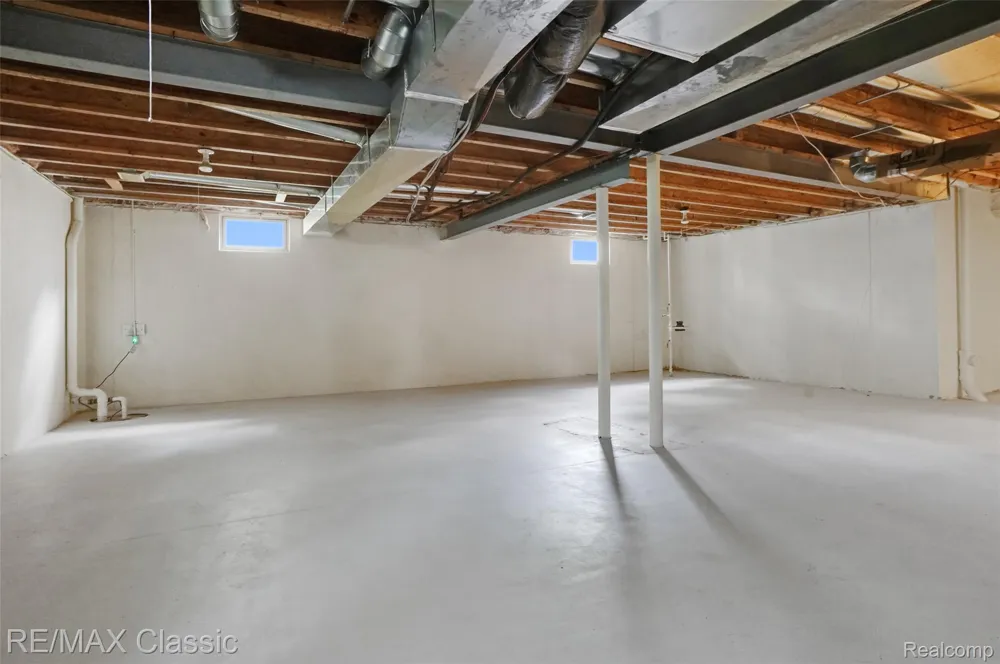 49899 Leyland Circle Novi City, MI 48374