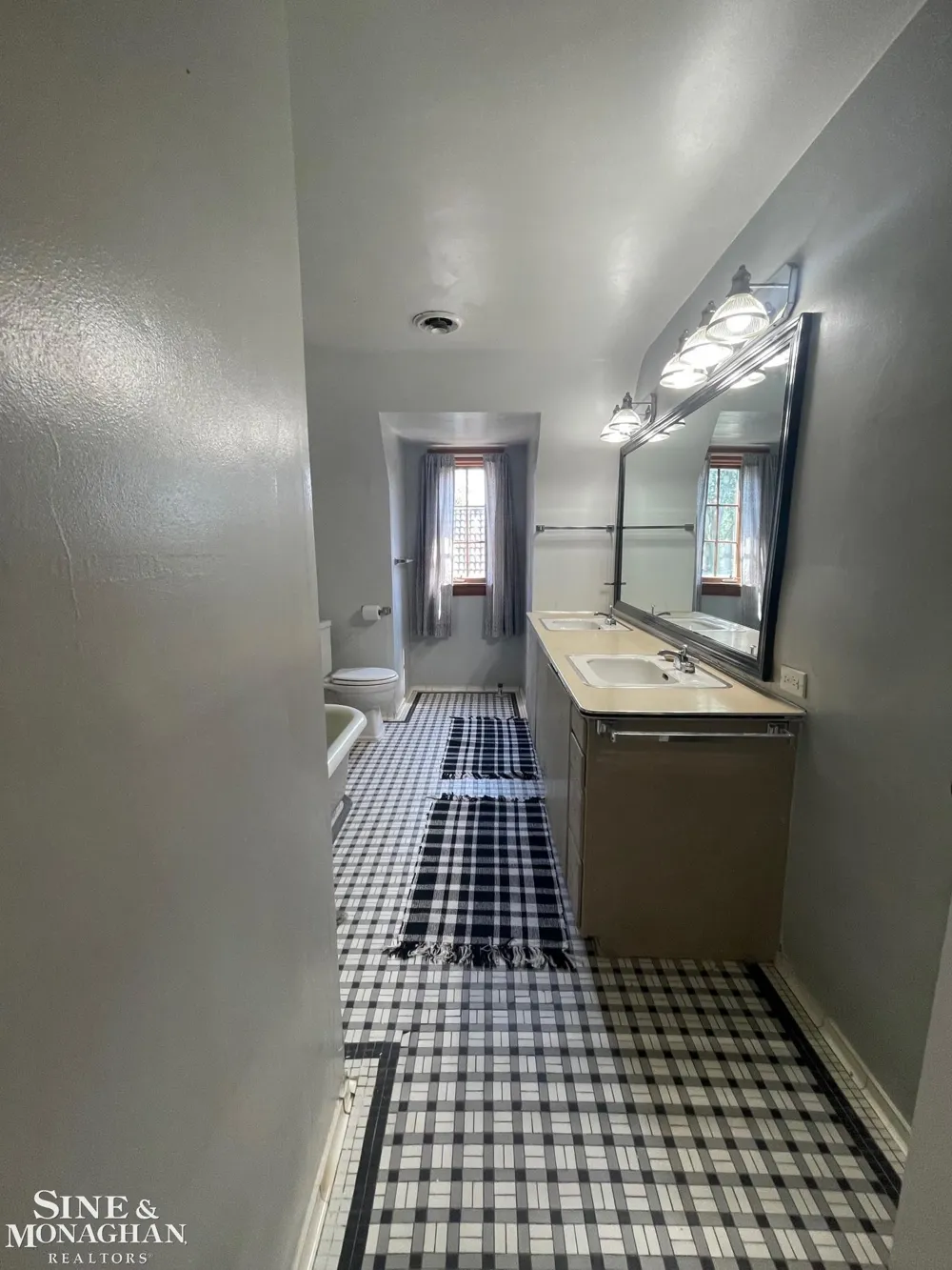 780 Trombley Road Grosse Pointe Park City, MI 48230
