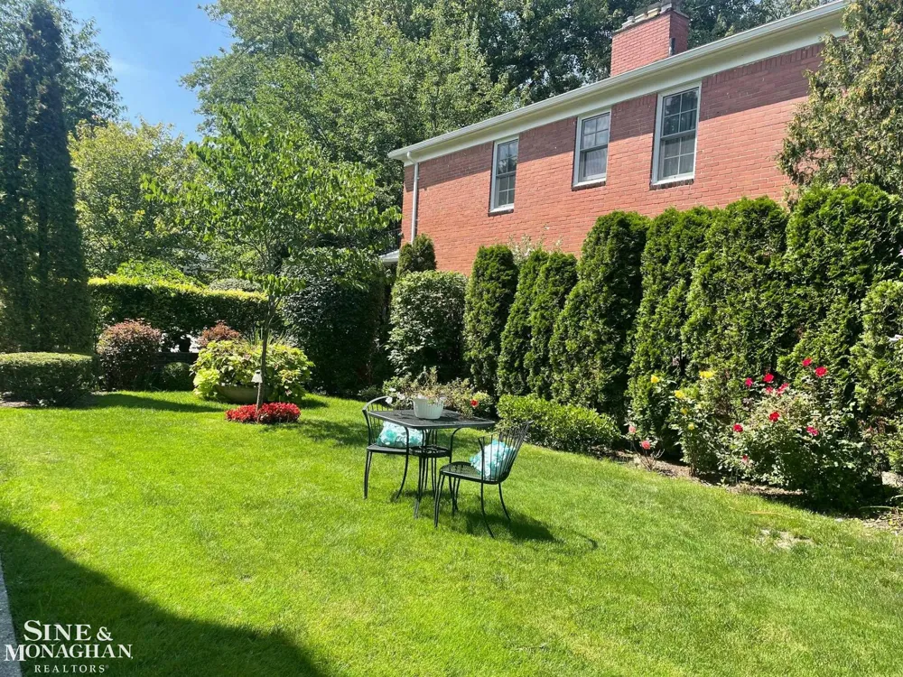 780 Trombley Road Grosse Pointe Park City, MI 48230