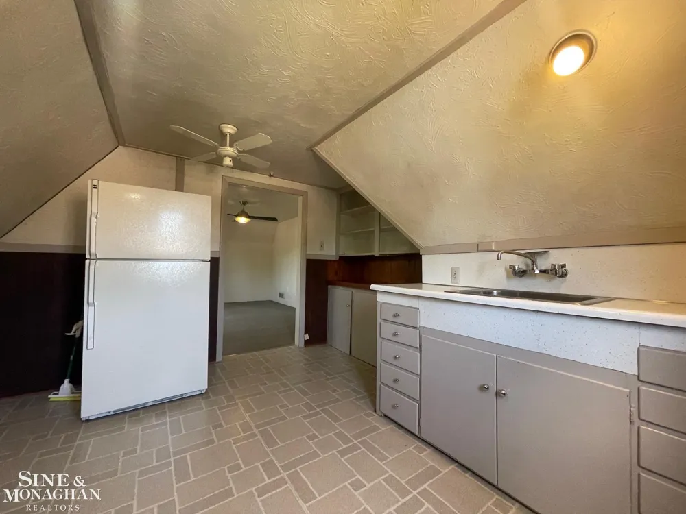 780 Trombley Road Grosse Pointe Park City, MI 48230