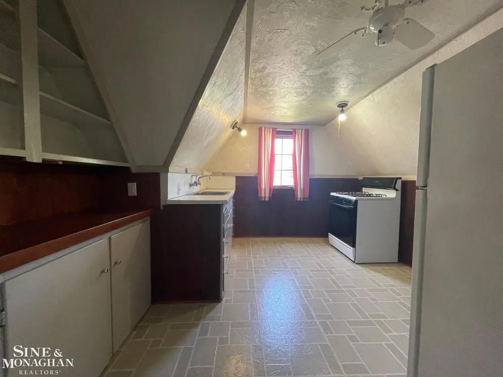 780 Trombley Road Grosse Pointe Park City, MI 48230