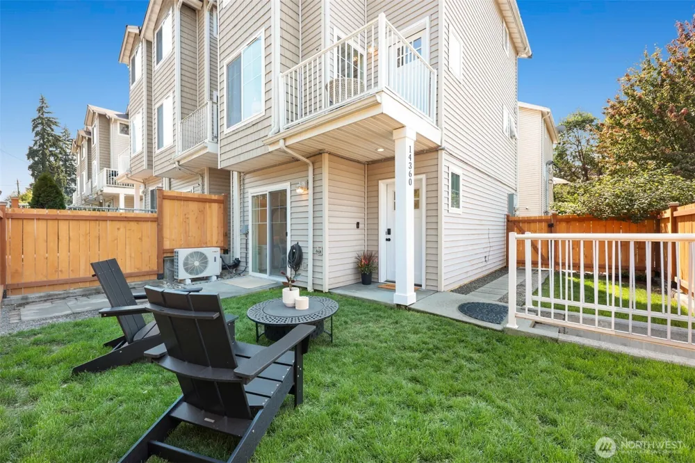 14360 Stone Avenue Seattle, WA 98133