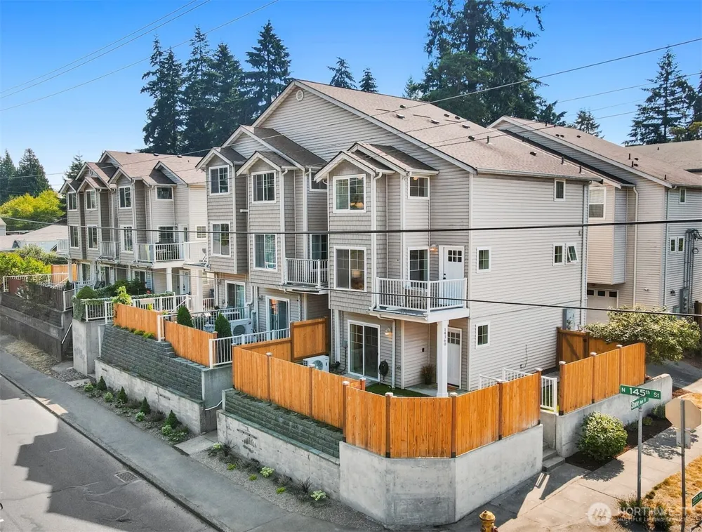 14360 Stone Avenue Seattle, WA 98133