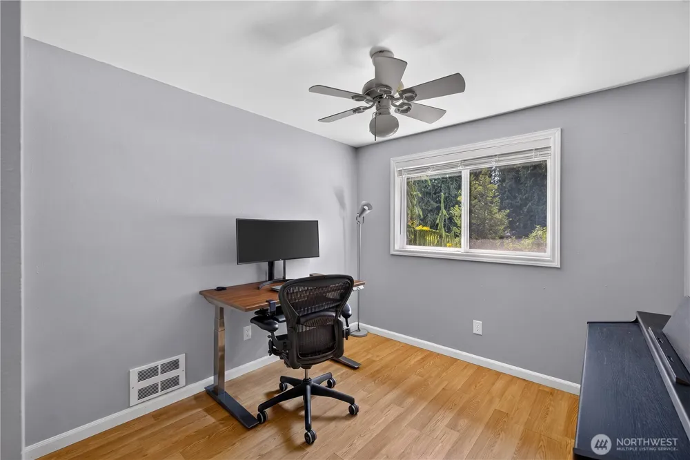 8103 Hawaii Lane Clinton, WA 98236