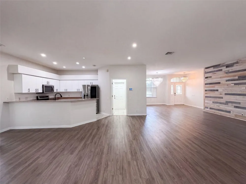 7414 39TH COURT E Sarasota, FL 34243