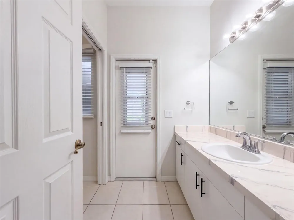 7414 39TH COURT E Sarasota, FL 34243