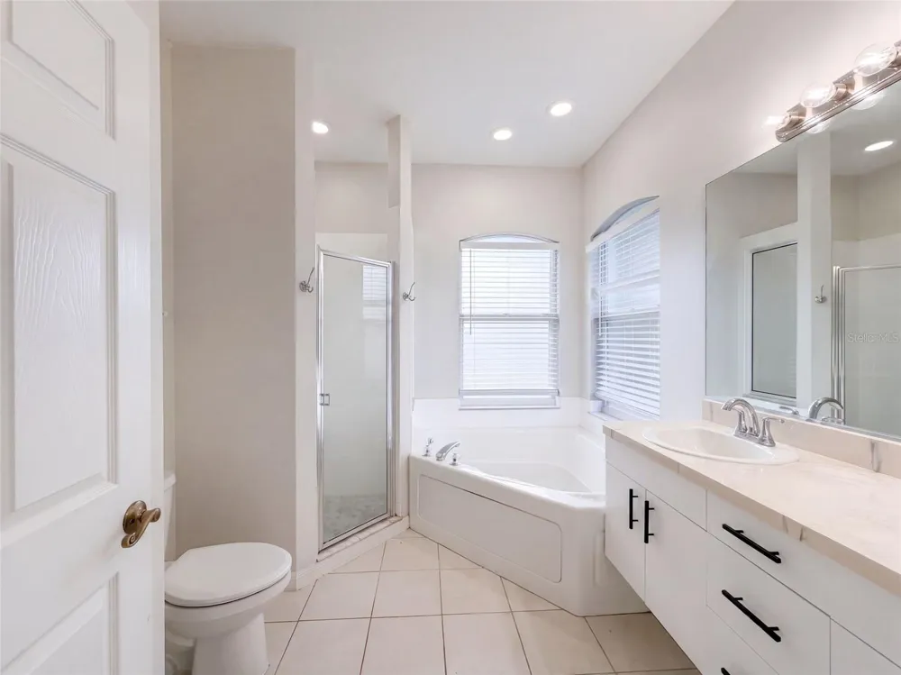 7414 39TH COURT E Sarasota, FL 34243