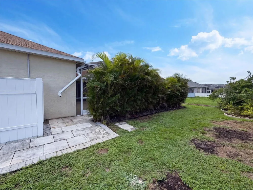 7414 39TH COURT E Sarasota, FL 34243