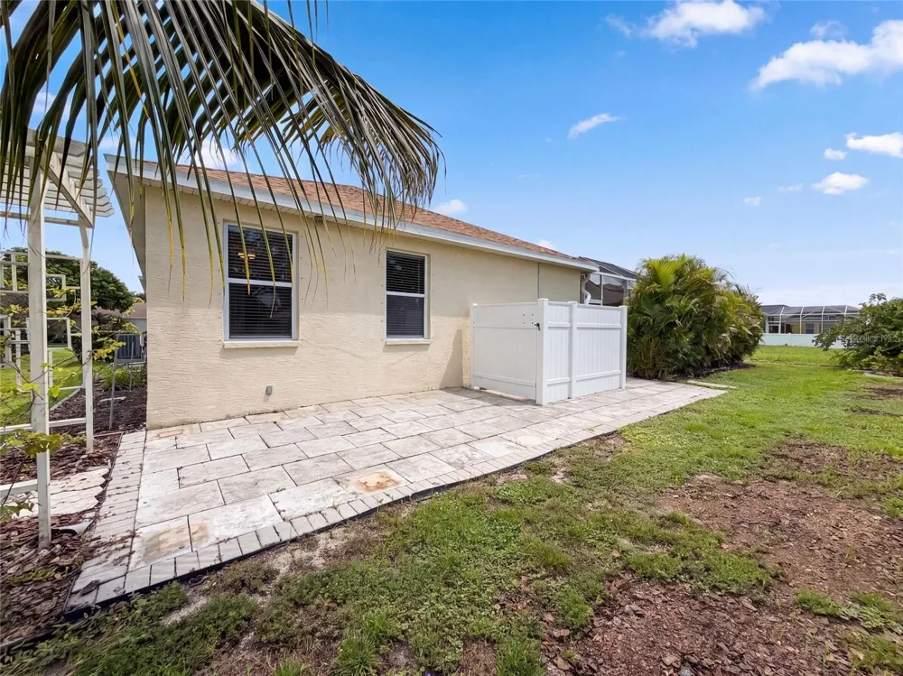 7414 39TH COURT E Sarasota, FL 34243