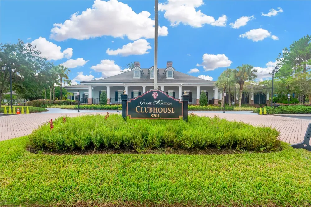 8307 MANOR CLUB CIRCLE #1 Tampa, FL 33647