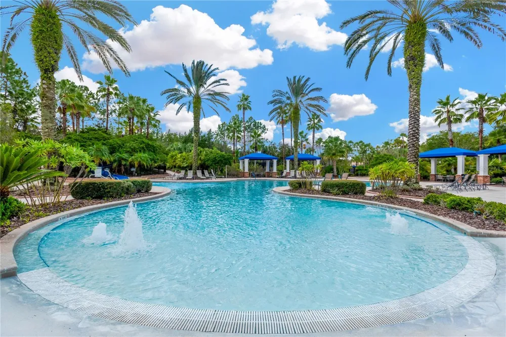 8307 MANOR CLUB CIRCLE #1 Tampa, FL 33647