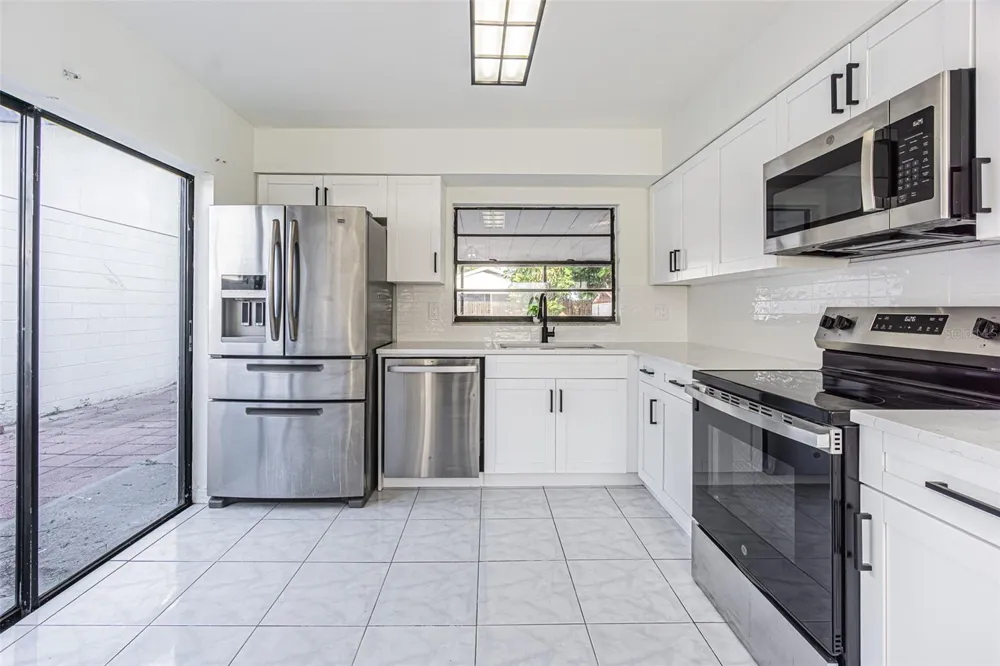 10305 BRAMBLEWOOD PLACE Tampa, FL 33624